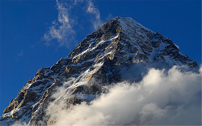 &ldquo;倚天萬里須長劍&rdquo;雄踞天外,吞吐日月,睥睨宇宙寫昆侖